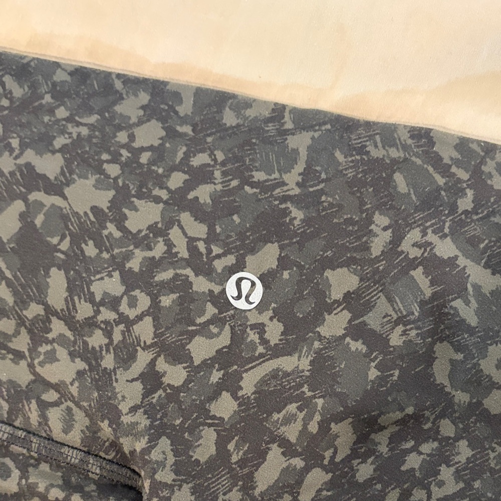lululemon athletica Black Patterned Leggings - Picture 2 of 4